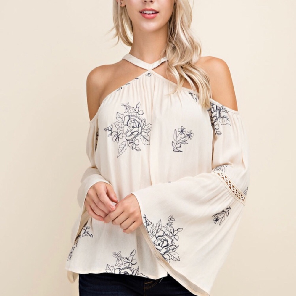 Shoulder free top
